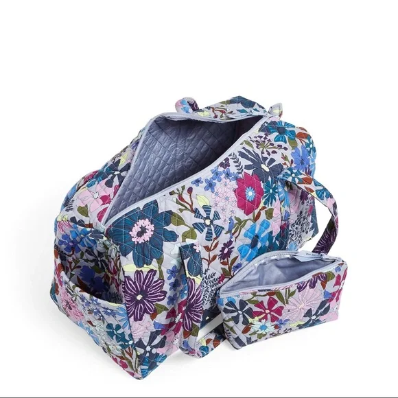 Vera Bradley Travel Duffel Bag and cosmetic set Bundle Bengal Lily - Picture 3 of 8